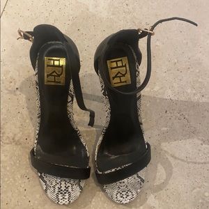 Black/snakeskin heels size 6